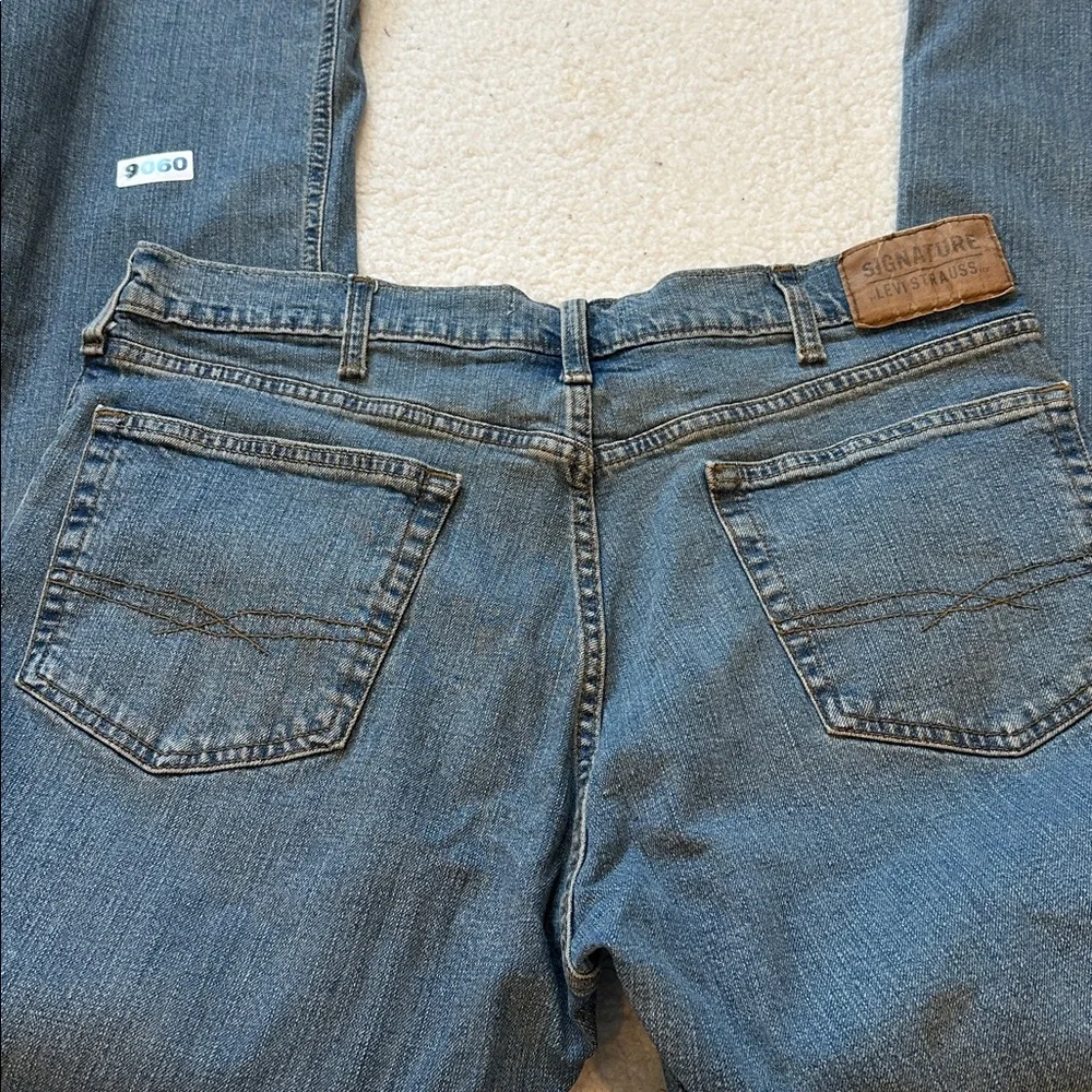 Signature by Levi Strauss bootcut silhouette